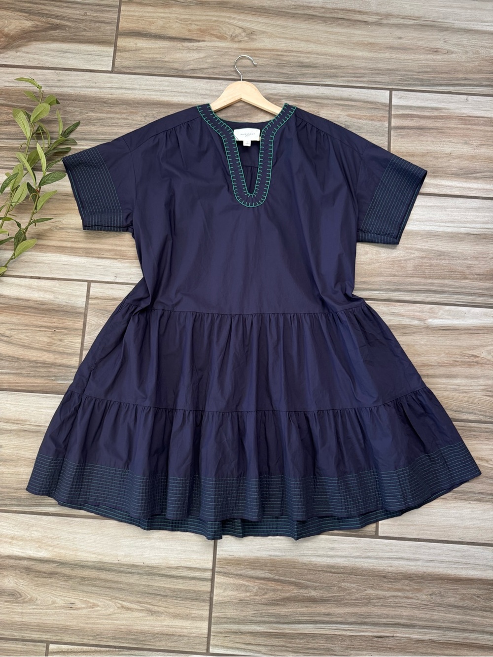Pomander Place Tuckernuck Navy Tiered Mini Dress M Green Stitch Cotton Preppy